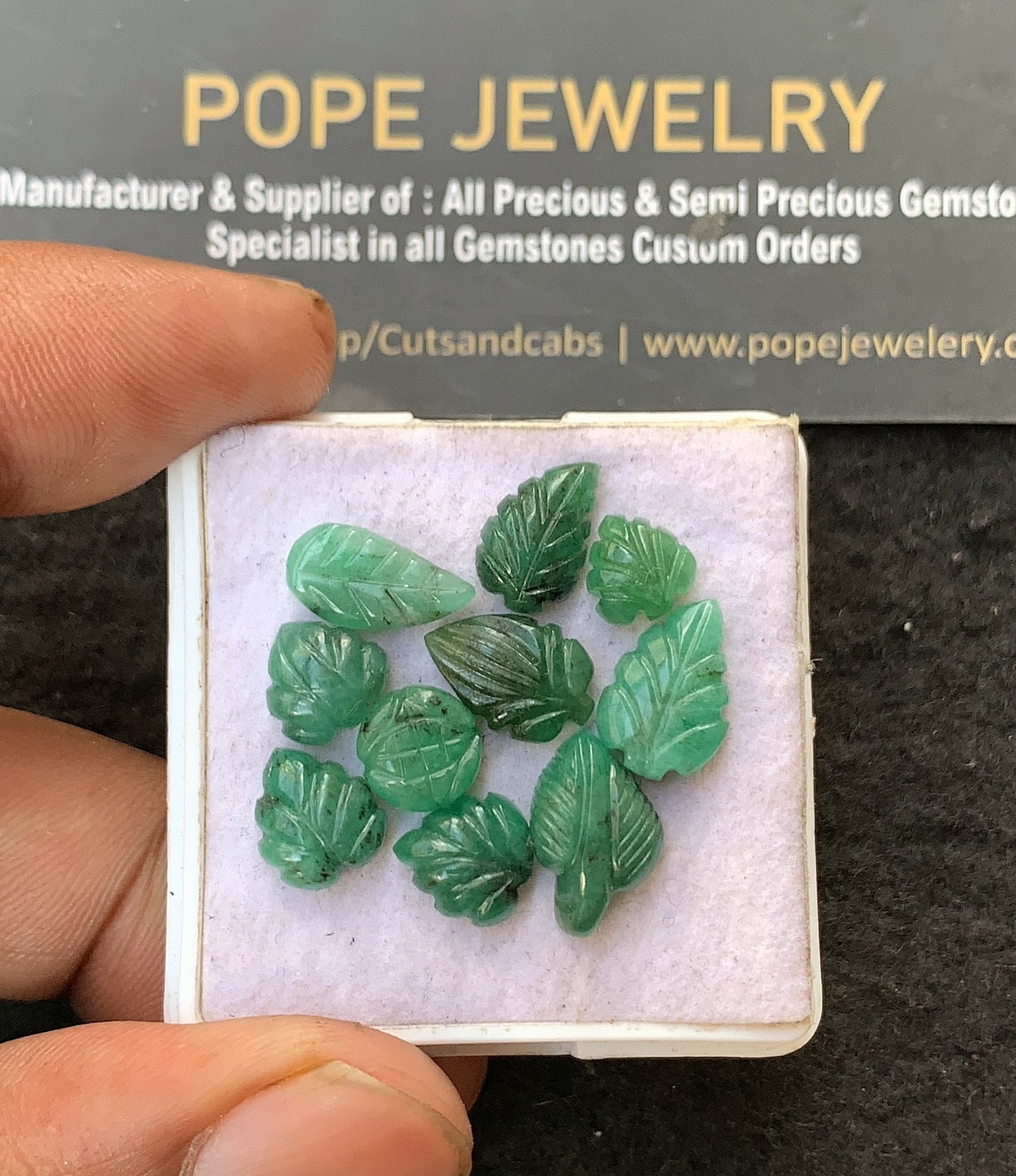 Natural Emerald Gemstone Hand Carved Leaf Shape Cabochon High Quality Loose Gemstones For Jewelry Making 7-13 MM Size 10 Pc V3209
