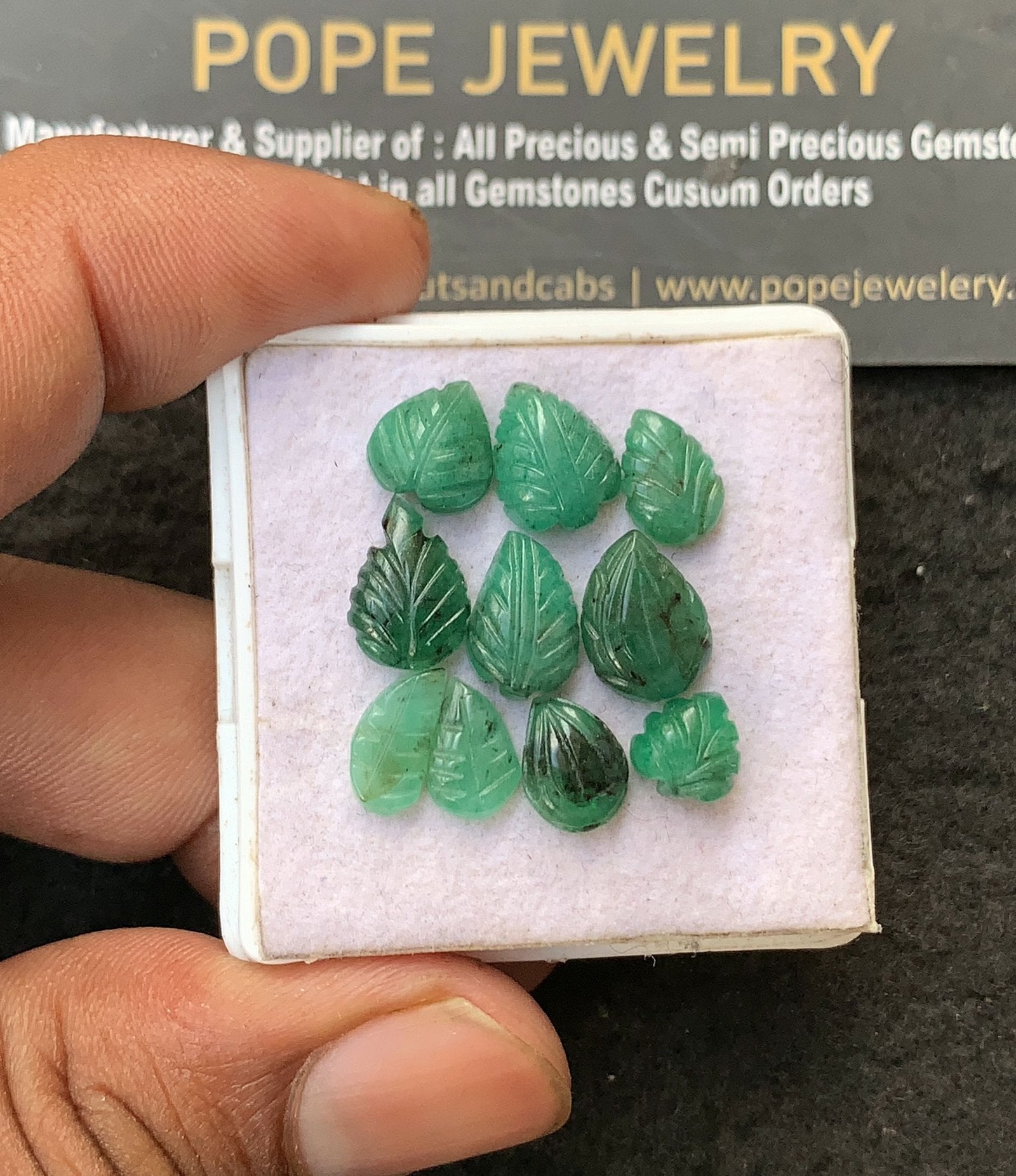 Natural Emerald Gemstone Hand Carved Leaf Shape Cabochon High Quality Loose Gemstones For Jewelry Making 7-11 MM Size 10 Pc V3211