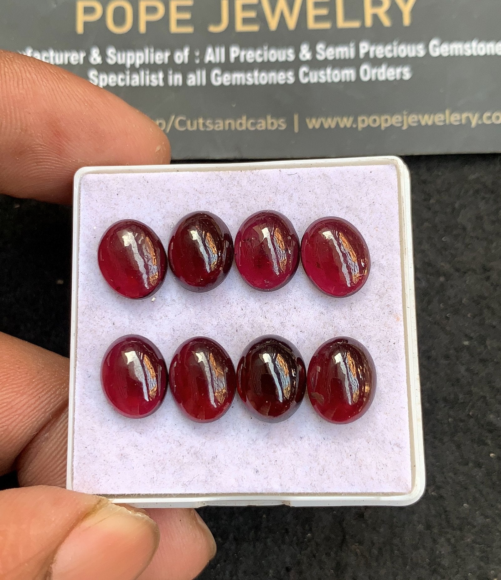 Natural Garnet Gemstone Smooth Oval Shape Cabochon High Quality Loose Gemstones For Jewelry Making 10 MM Size 8 Pcs V4649