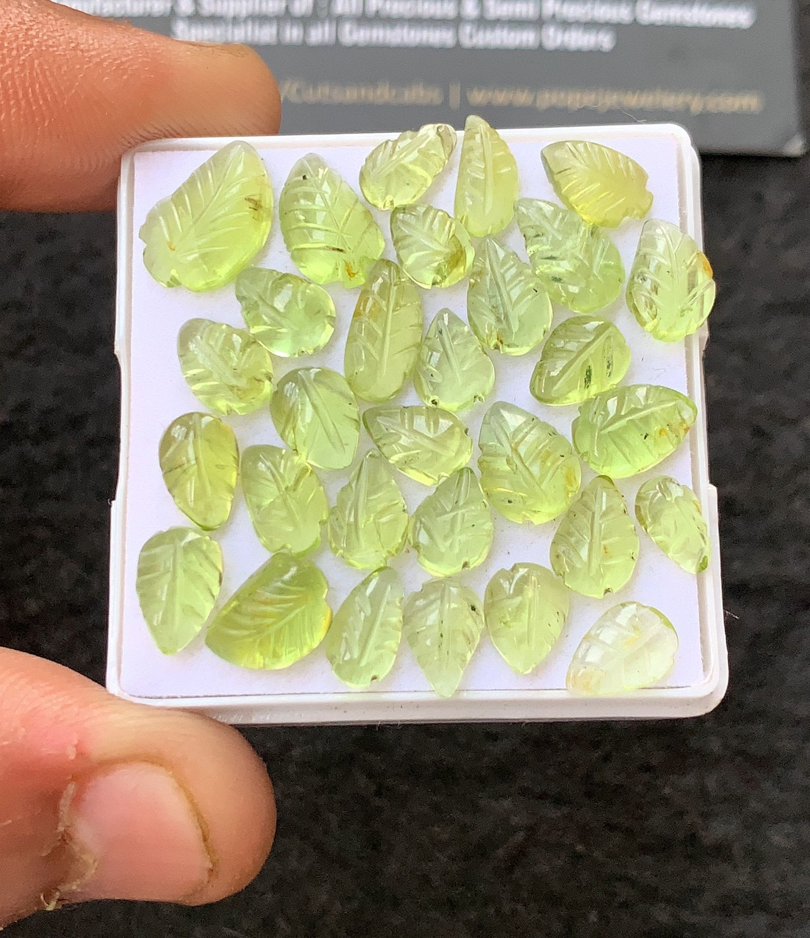 Natural Peridot Gemstone Hand Carved Leaf Shape Cabochon High Quality Loose Gemstones For Jewelry Making 7-12 MM Size 30 Pcs V4297