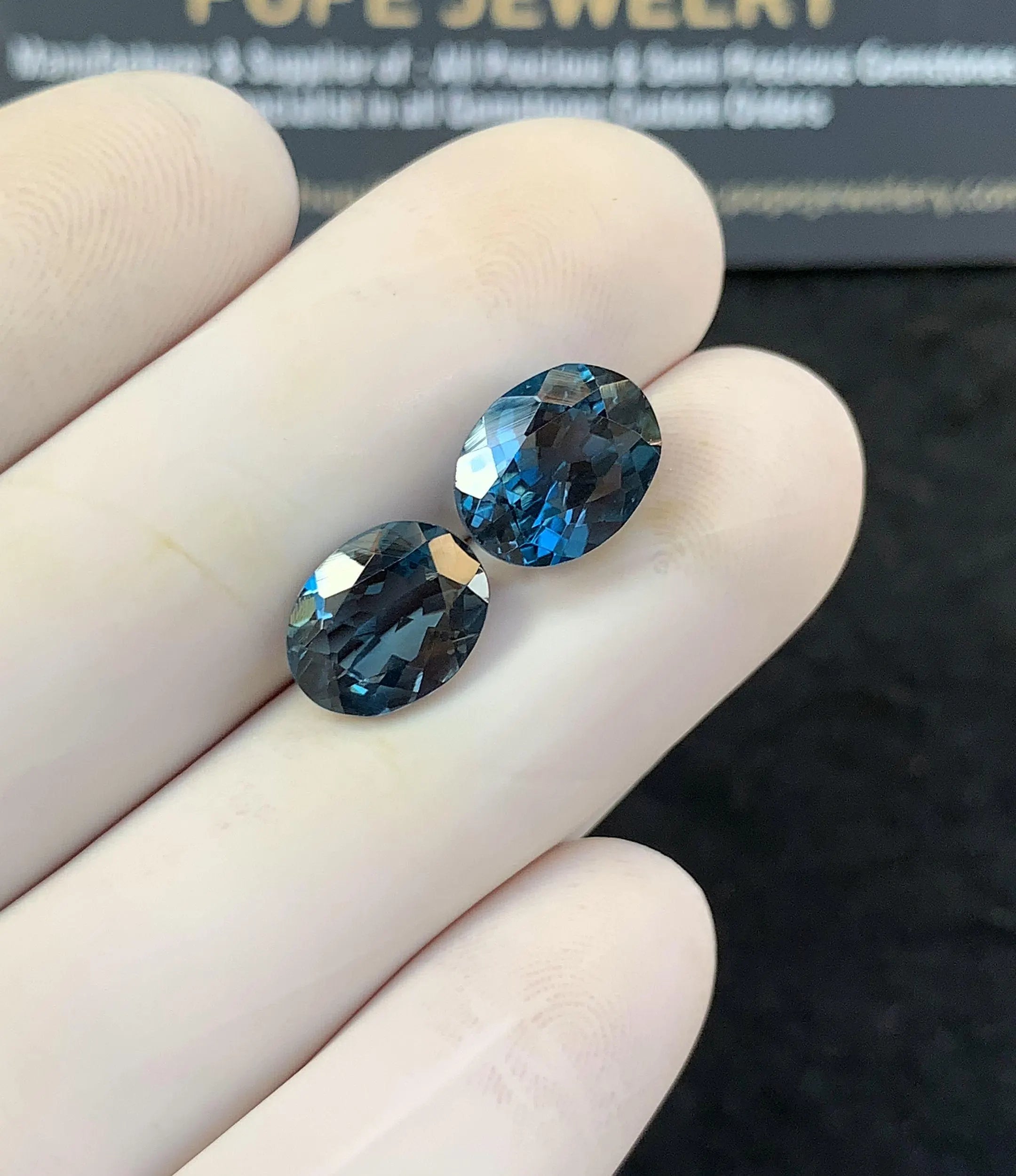Natural London Blue Topaz Gemstone Faceted Cut Oval Shape Loose Gemstone For Jewelry Making Wholesalegems 10x7 MM Size 2 Pcs SM25144