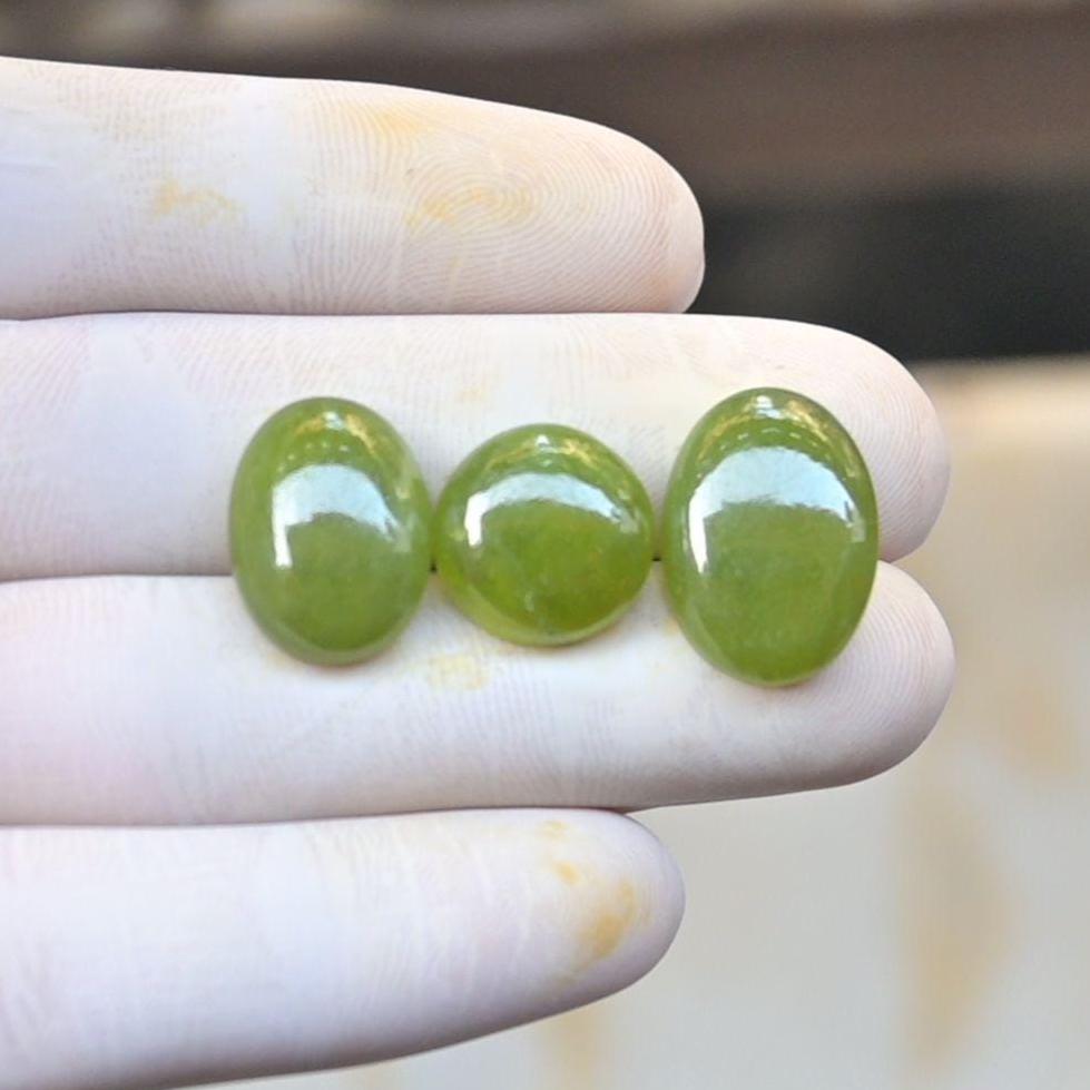 Natural Vesuvianite Gemstone Smooth Oval Shape Cabochon Loose Gemstones For Jewelry Making Wholesalegems 13-18 MM Size 3 Pcs SM25900
