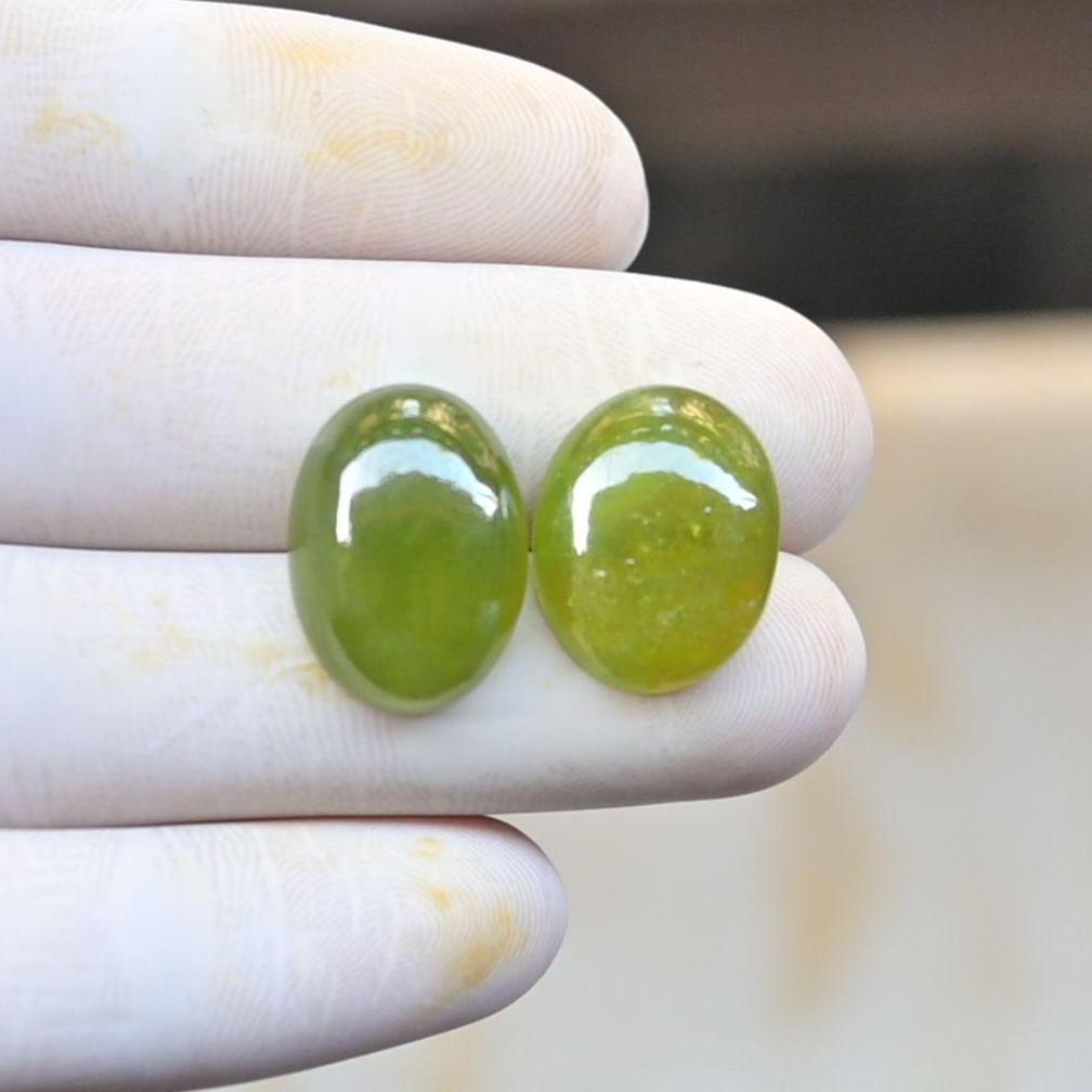 Natural Vesuvianite Gemstone Smooth Oval Shape Cabochon Loose Gemstones For Jewelry Making Wholesalegems 17-18 MM Size 2 Pcs SM25899
