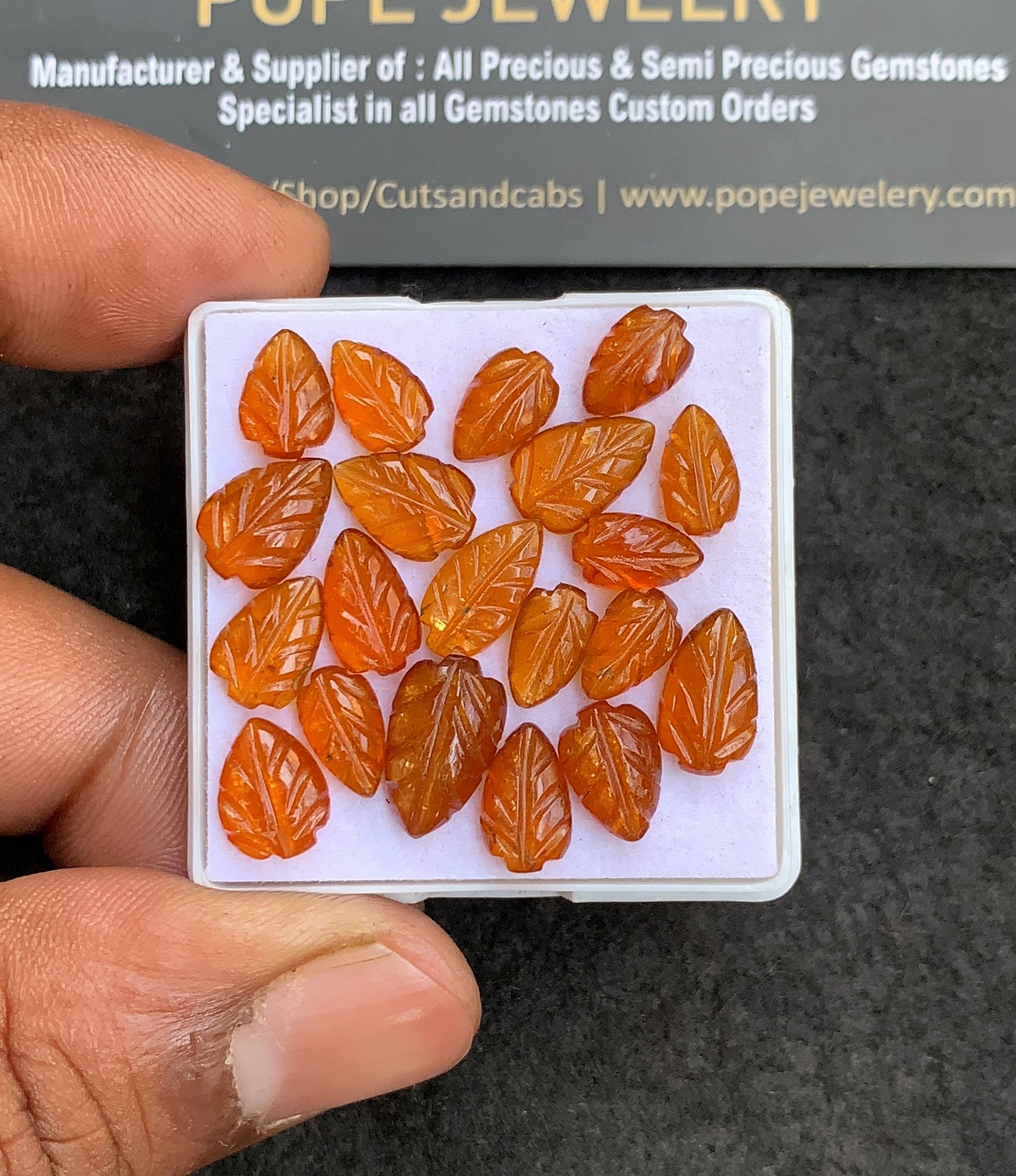 Natural Orange Kyanite Gemstone Hand Carved Leaf Shape High Quality Loose Gemstones For Jewelry Making 9-13 MM Size 20 Pcs V4399