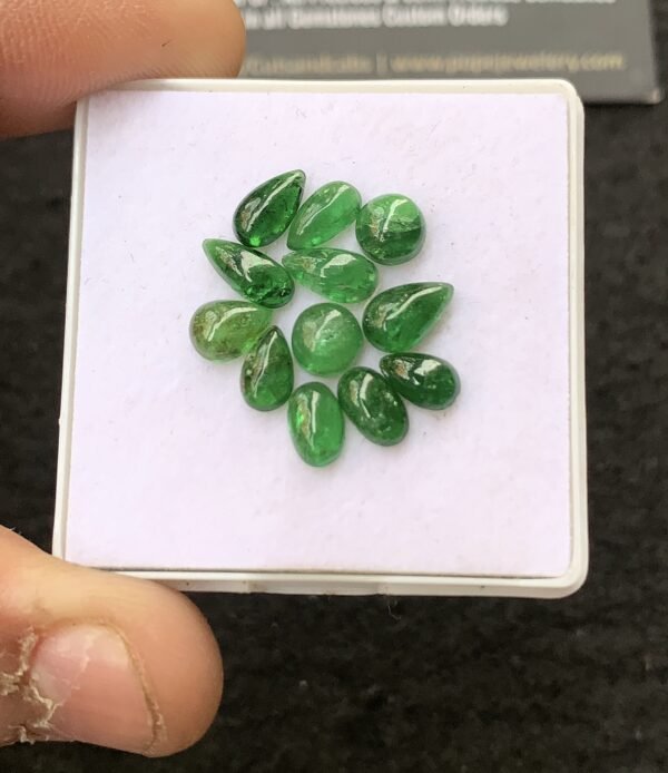 Natural Tsavorite Gemstone Smooth Mix Shape Cabochon High Quality Loose Gemstones For Jewelry Making 5-8 MM Size 12 Pcs V4307