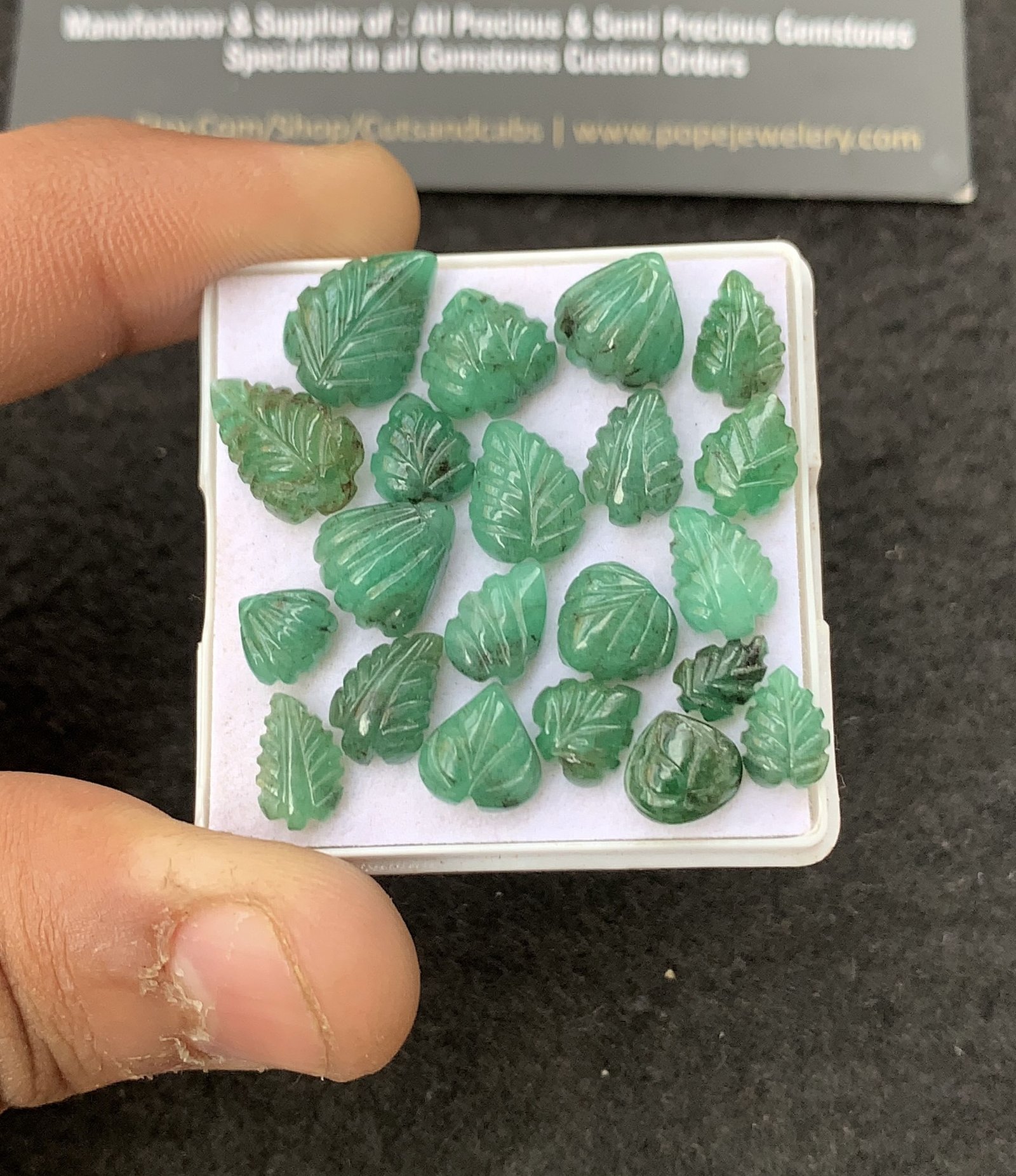 Natural Emerald Gemstone Hand Carved Leaf Shape Cabochon High Quality Loose Gemstones For Jewelry Making 7-12 MM Size 21 Pcs V4320